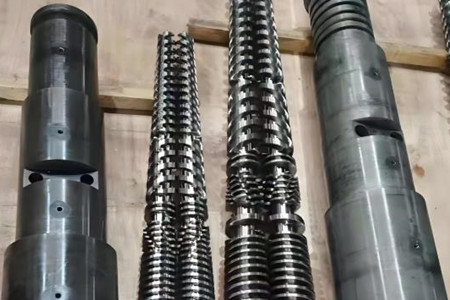 塑料擠出機(jī)機(jī)筒螺桿發(fā)貨前，廠家需要做哪些工作？